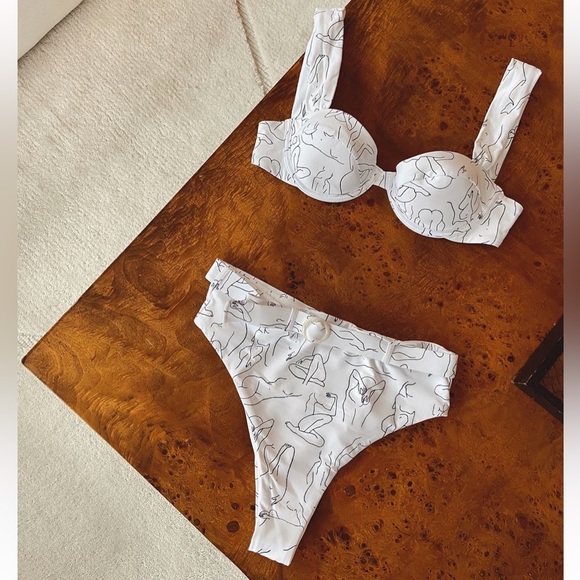 We Wore What Claudia Bikini Top Size Small - Picture 2 of 7